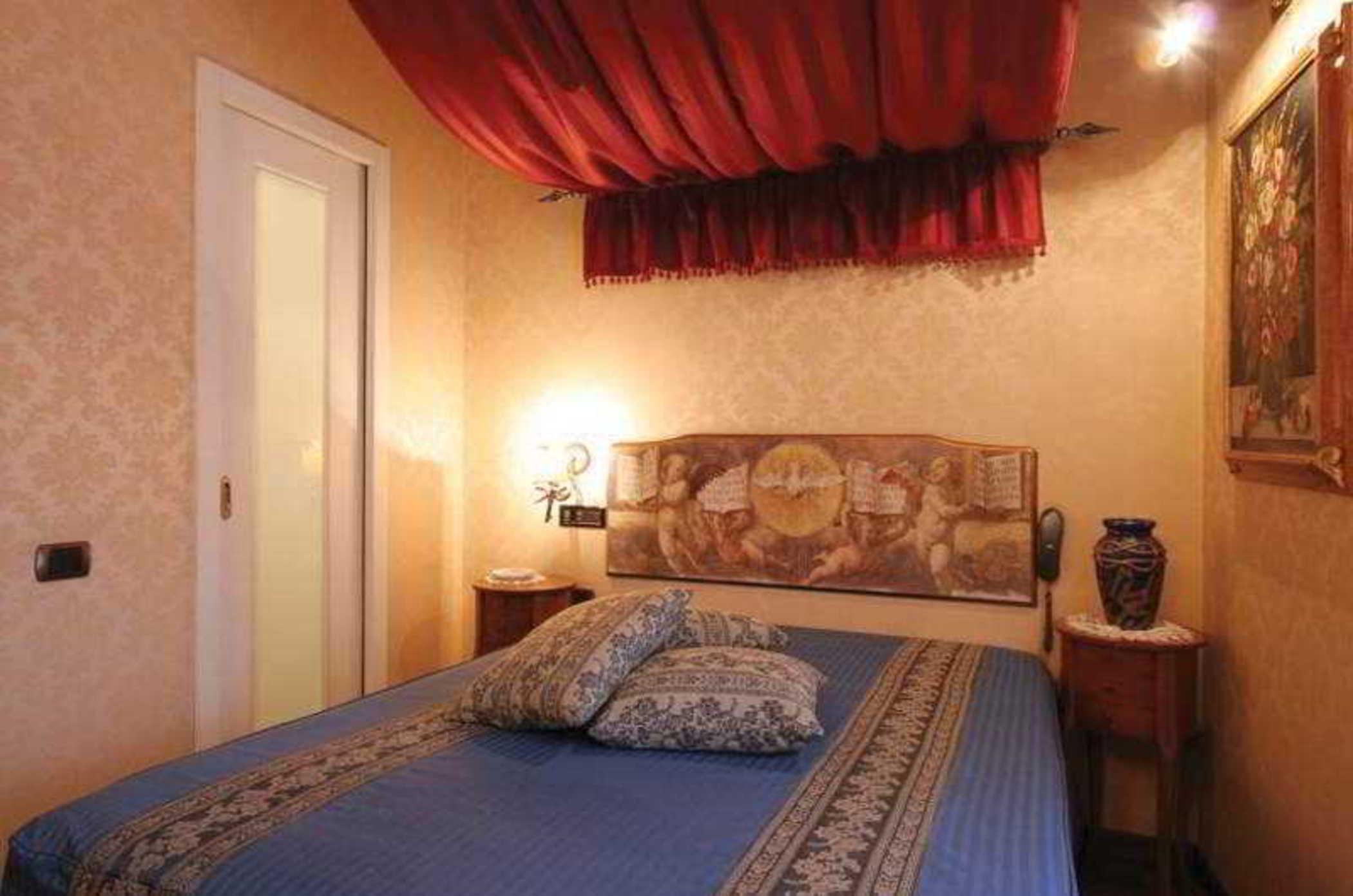 Hotel Suite Ares Nápoles Habitación foto